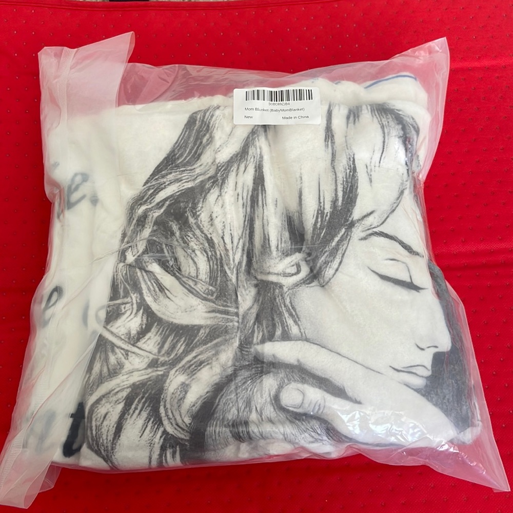 Mom blanket (baby/mom blanket). Size 50”.60”